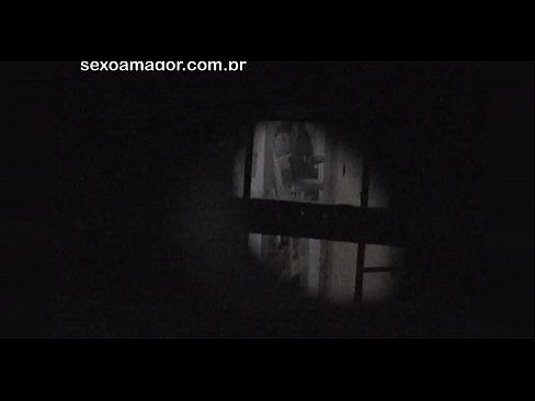 ❤️ Blondie wordt stiekem gefilmd door een voyeur uit de buurt, verstopt achter holle bakstenen ❤️ Fuck video at nl.sexera.ru ﹏